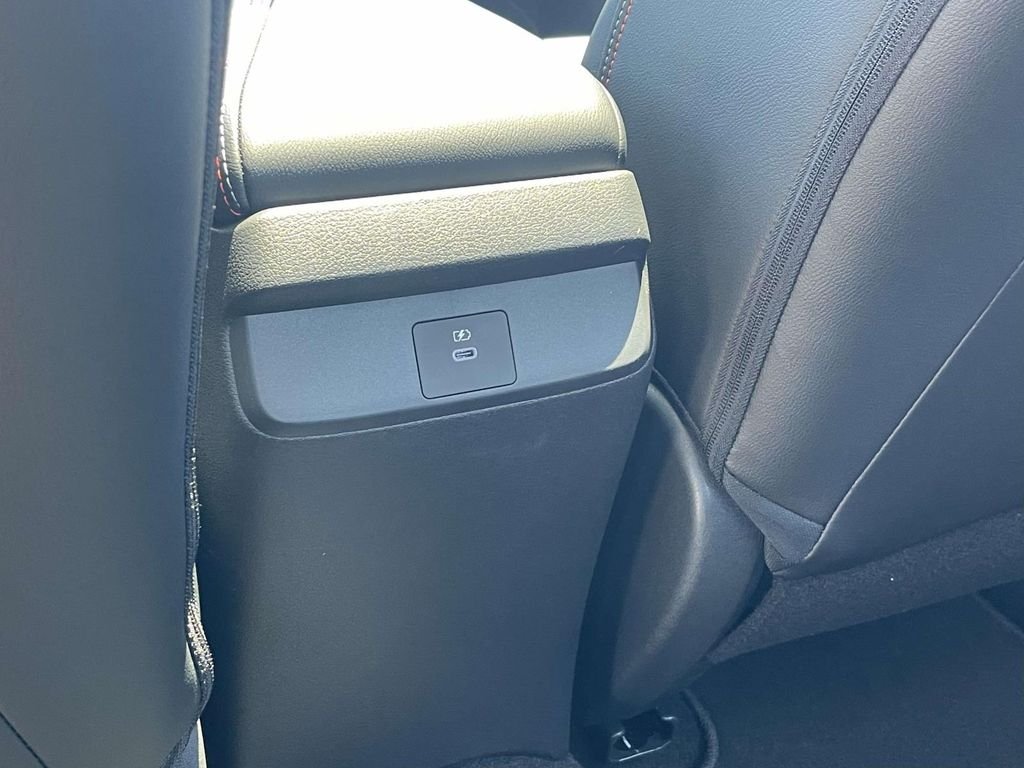 New 2026 Atlantic Gray Metallic / Super Black Two-tone Nissan SR image 11