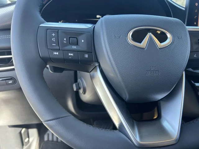 New 2027 RADIANT WHITE INFINITI Luxe FWD image 26