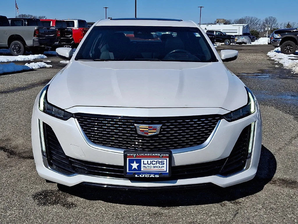 Used 2020 Crystal White Tricoat Cadillac Premium Luxury image 4