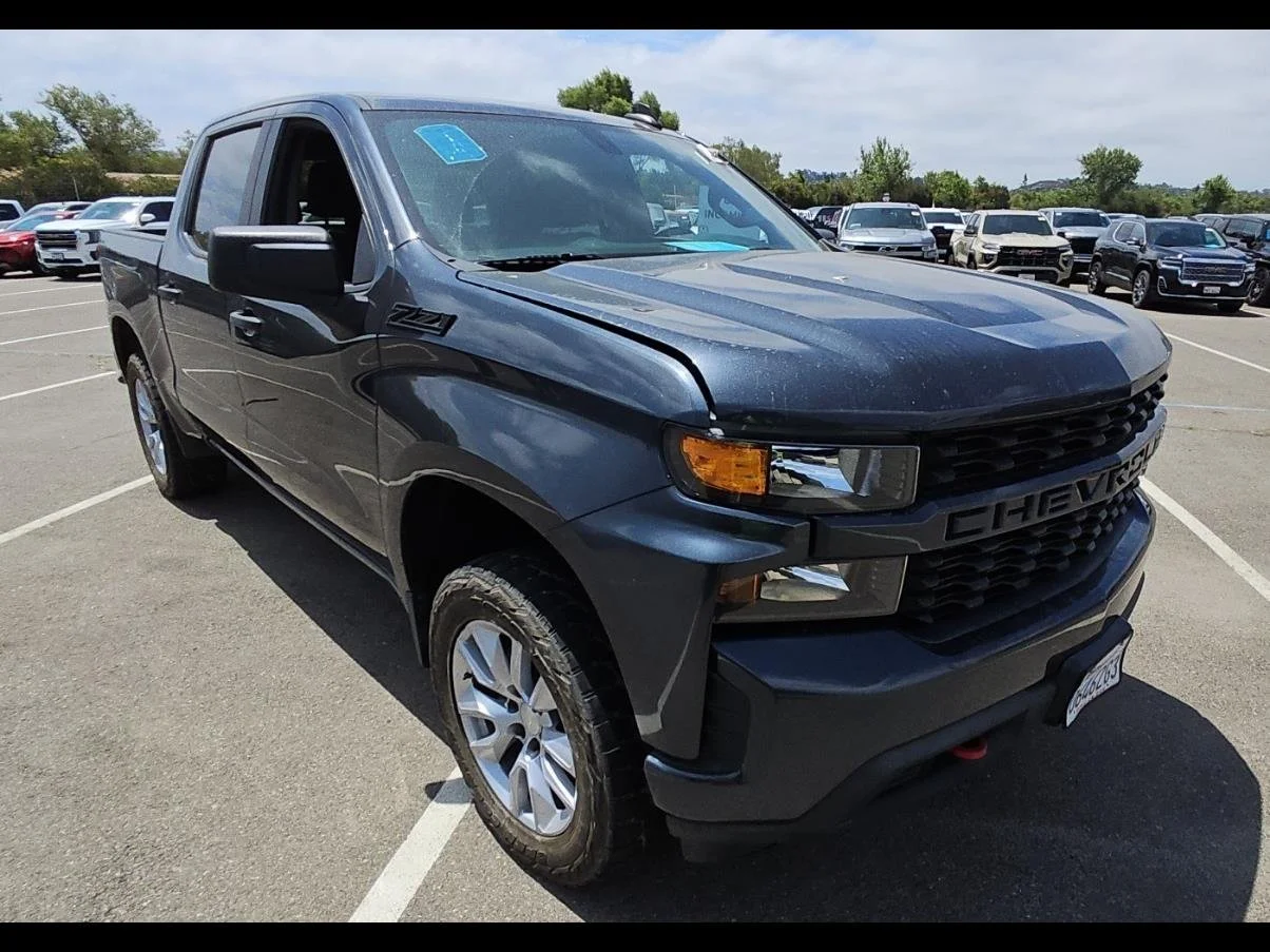 Used 2021 SHADOW GRAY METALLIC Chevrolet Custom image 6
