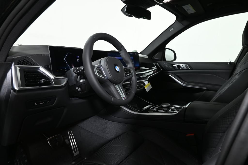 New 2026 Black Sapphire Metallic BMW xDrive40i image 15