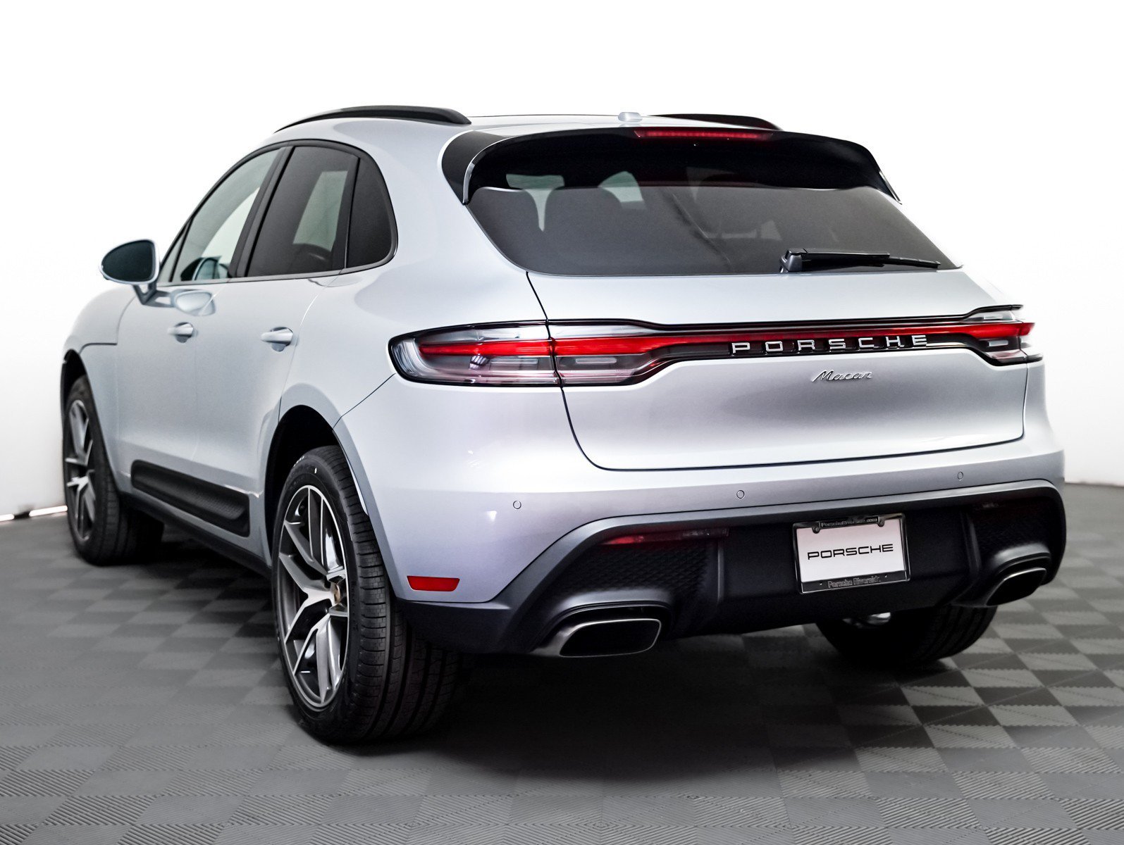 New 2026 DOLOMITE SILVER Porsche  image 3