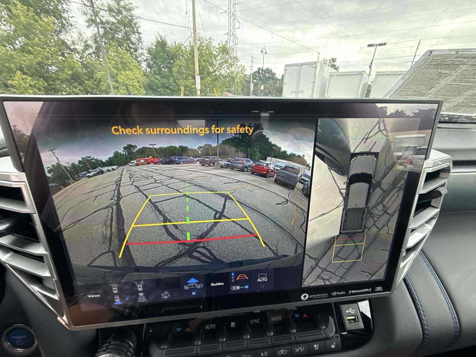 2024 Toyota Tundra Platinum - Photo 14