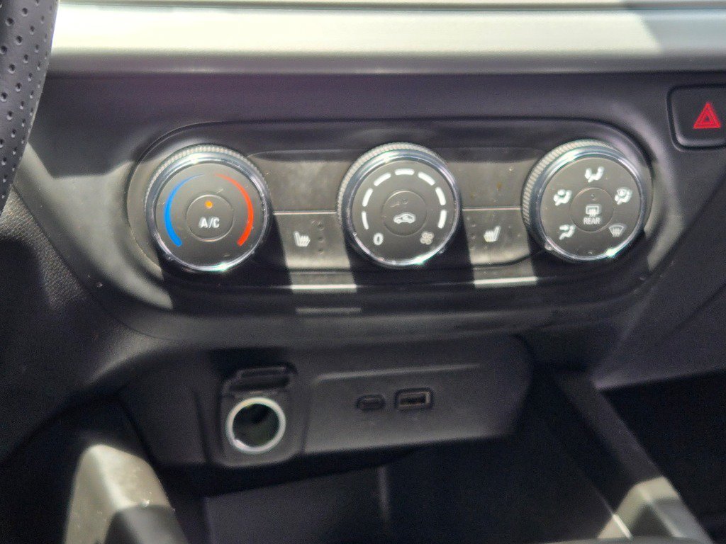 2025 Chevrolet Trax RS - Photo 24