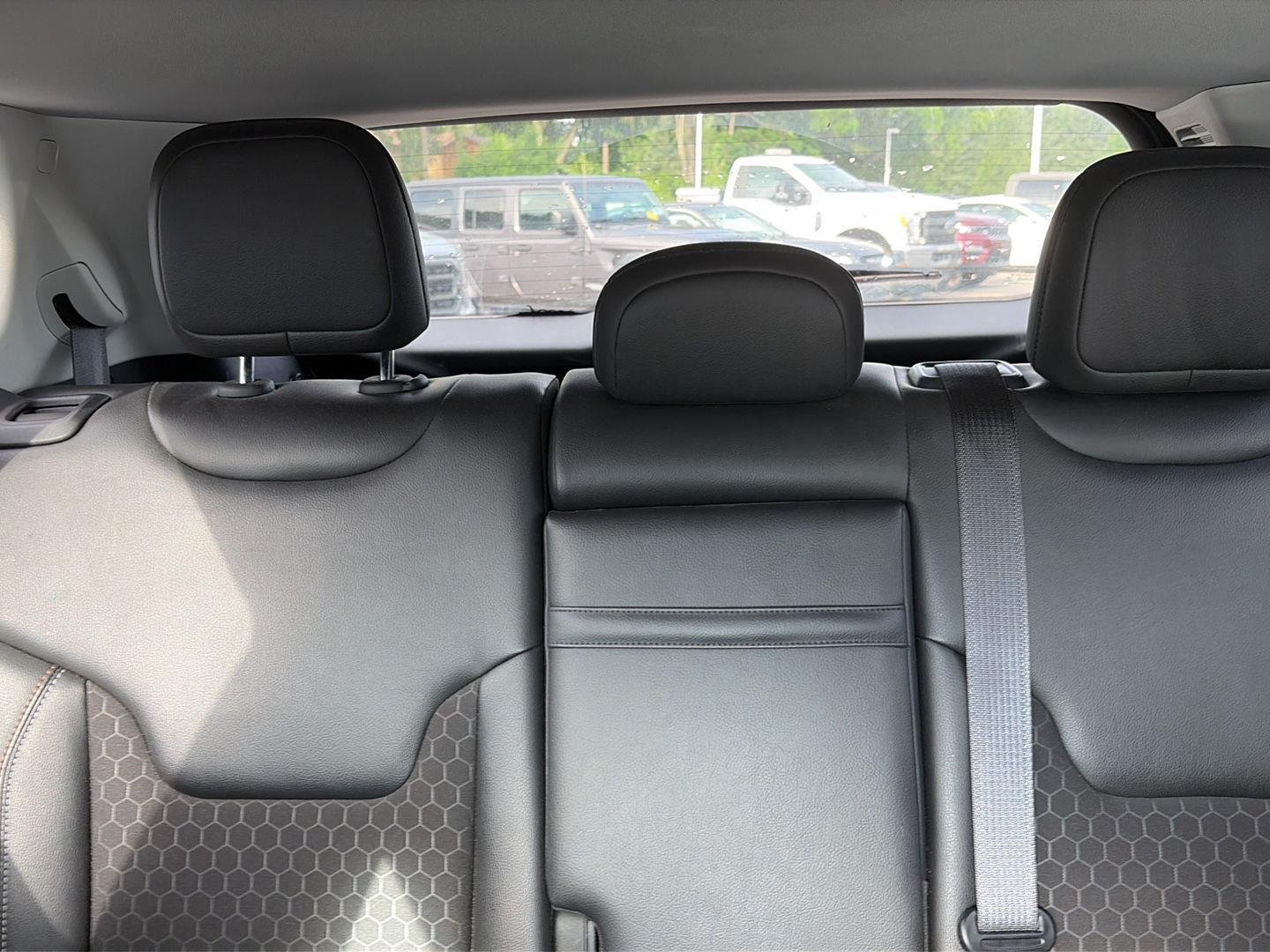 Used 2018 White Clearcoat Jeep Latitude image 13