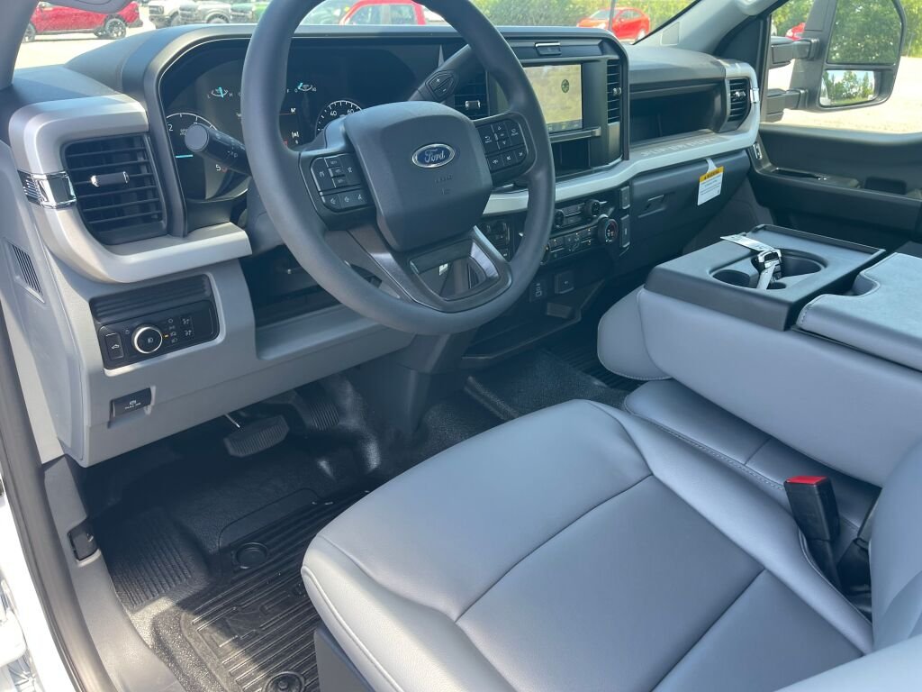 New 2026 Oxford White Ford XL image 6