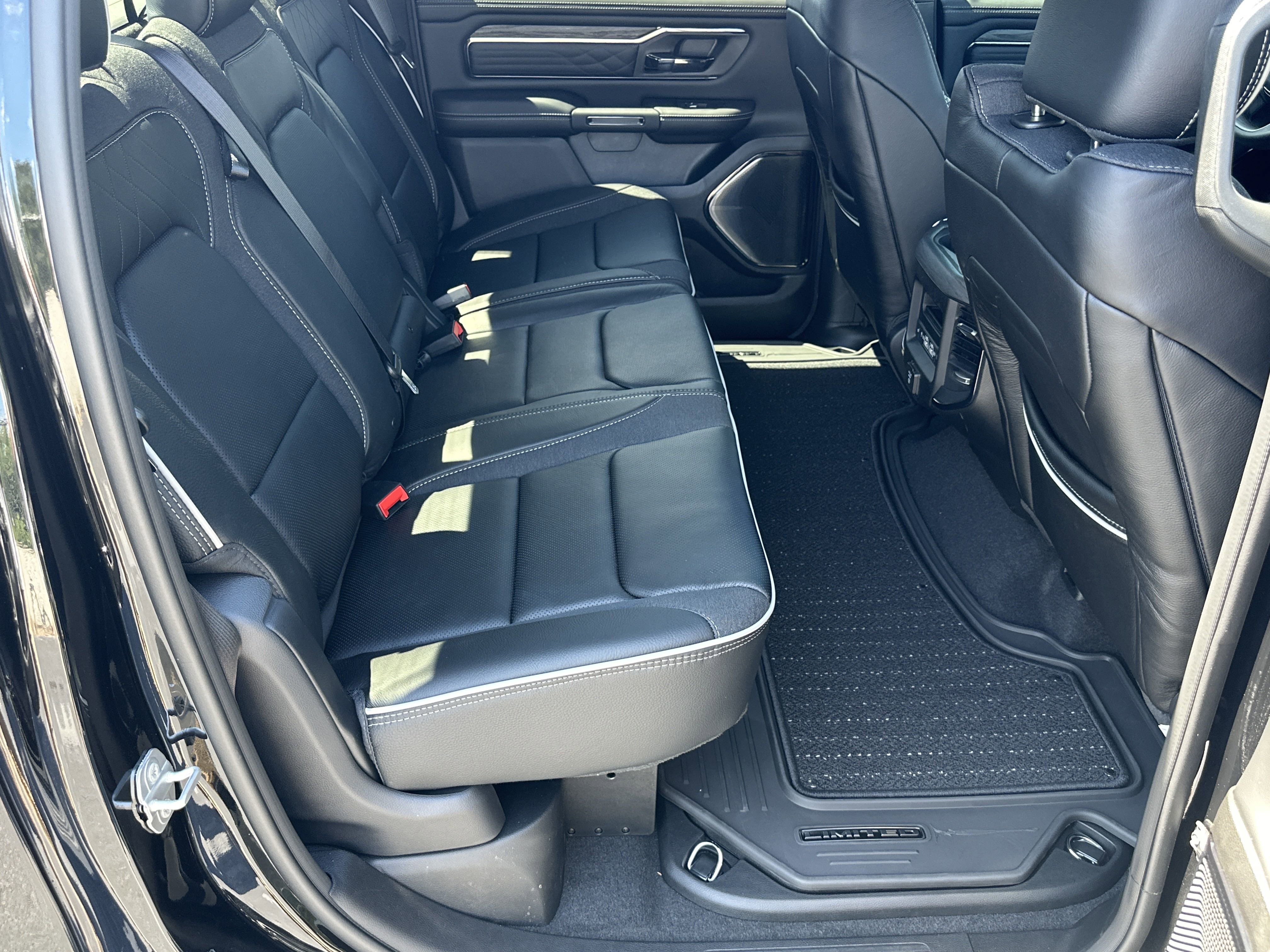 2025 RAM 1500 Limited - Photo 17