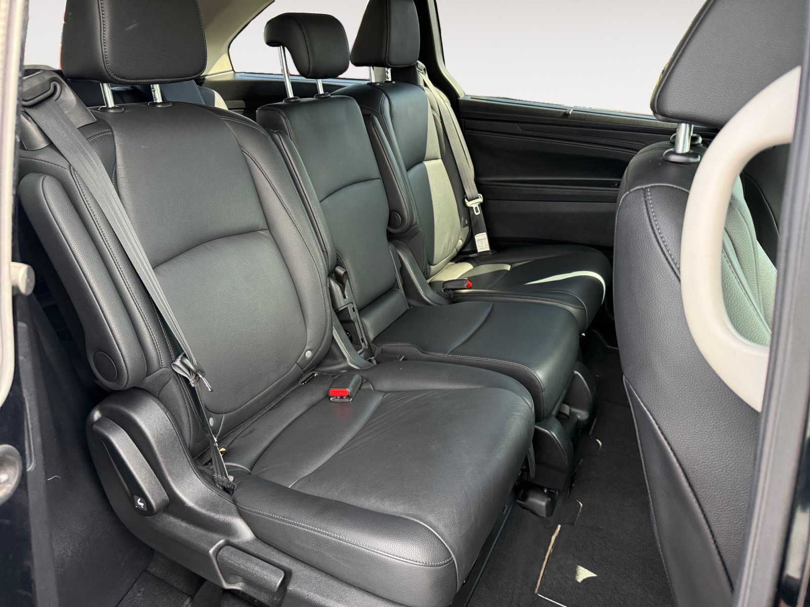 Used 2025 Crystal Black Pearl Honda EX-L image 19