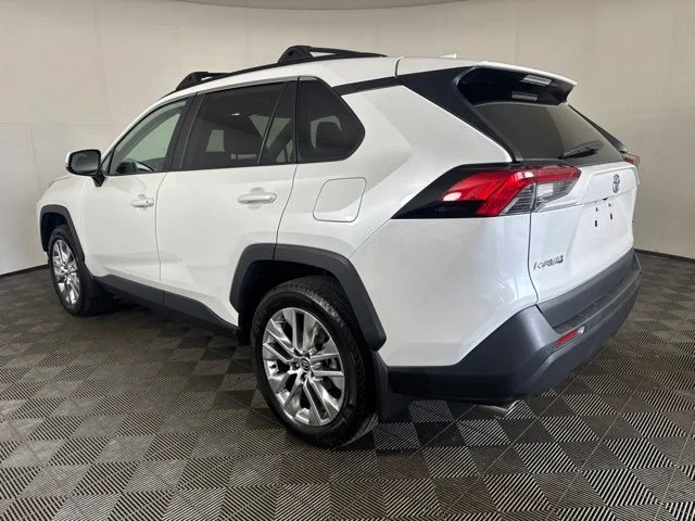Used 2024 Pearl Toyota XLE Premium image 6