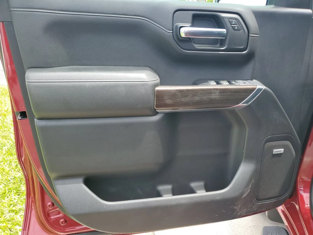 Used 2019 Red Chevrolet RST image 18