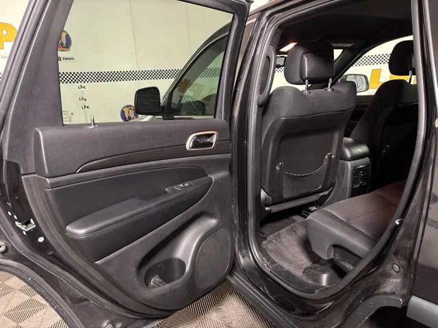 Used 2016 Brilliant Black Crystal Pearlcoat Jeep Laredo image 11