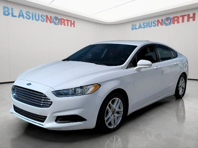 2016 Ford Fusion SE FWD's photo