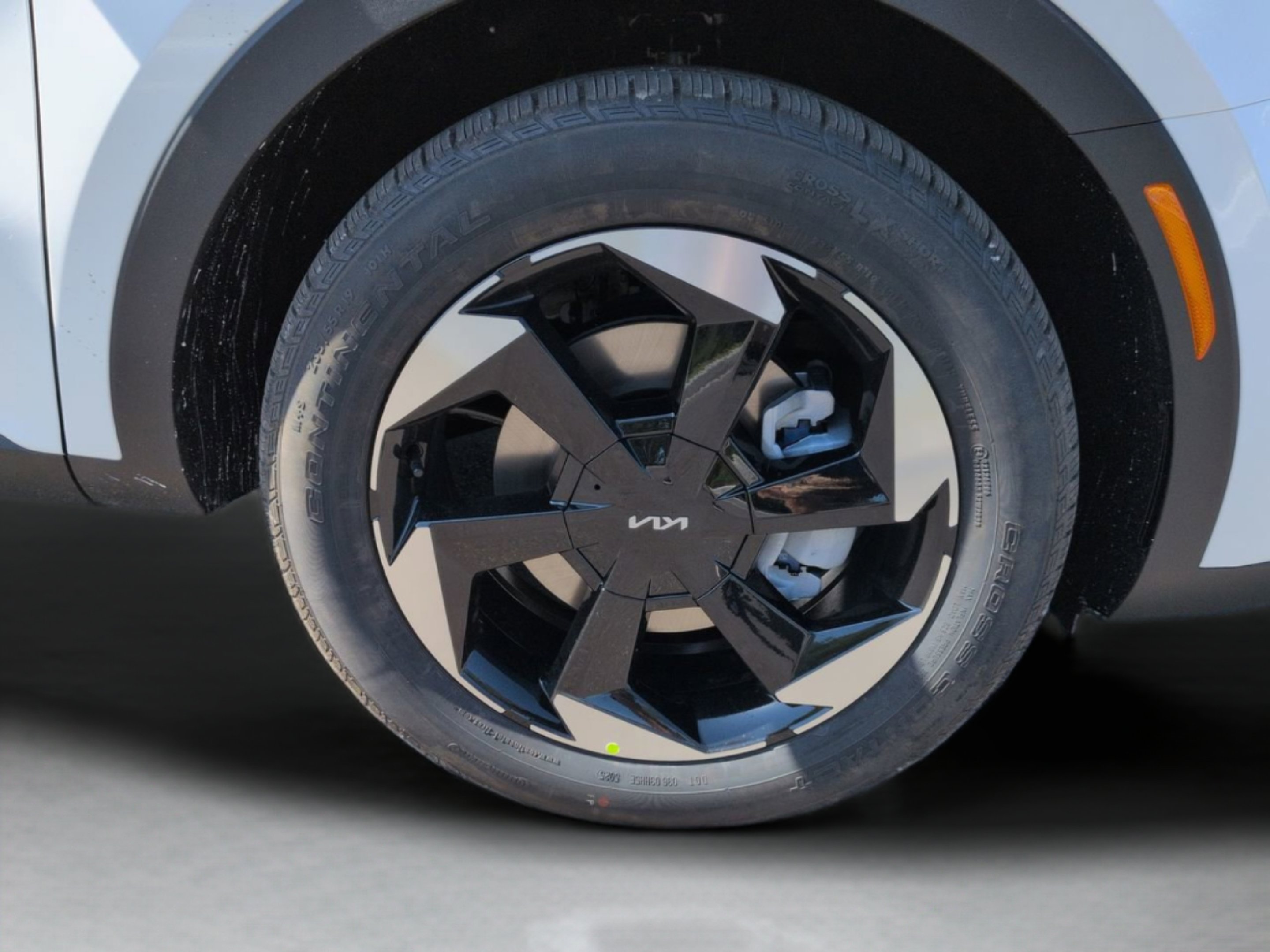 New 2026 Snow White Pearl Kia EX image 32