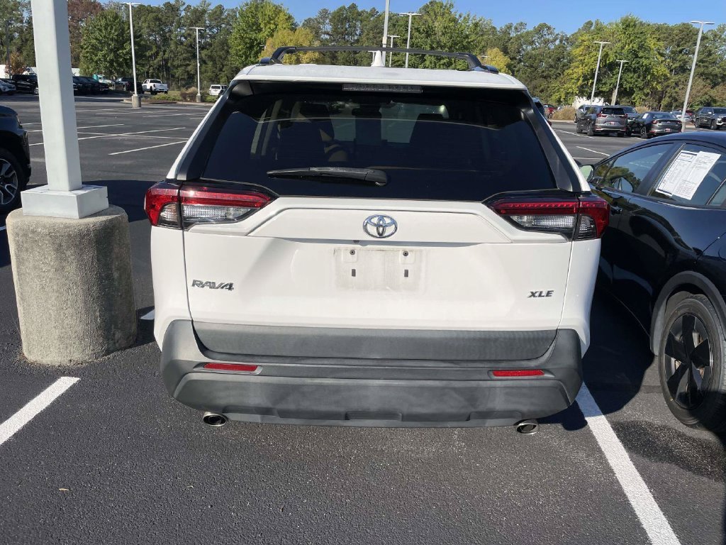 Used 2020 White Toyota XLE image 6