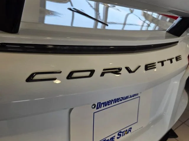 Used 2025 Arctic White Chevrolet 1LT image 9