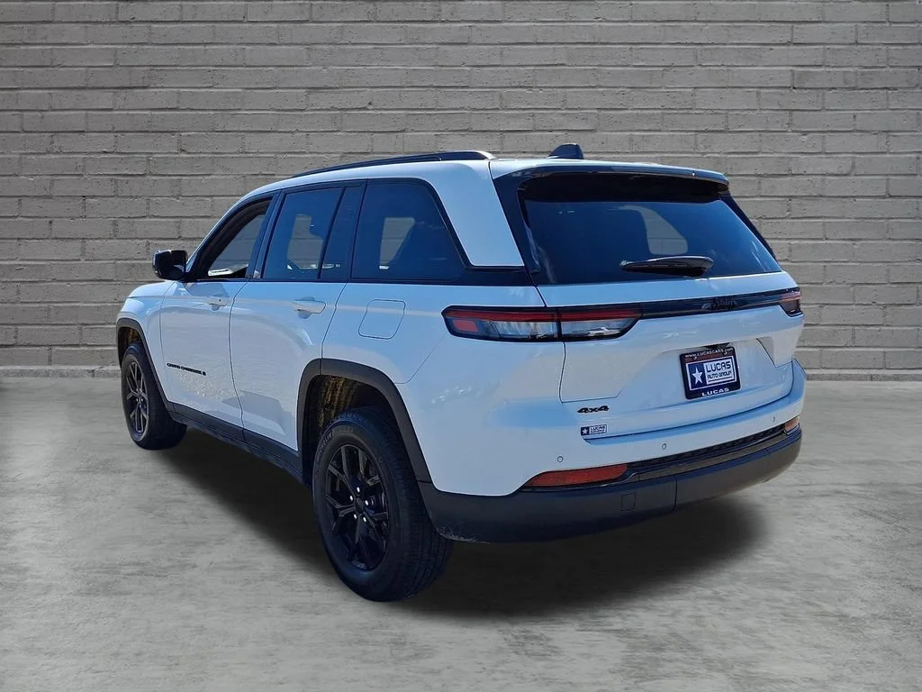 Used 2024 Bright White Clearcoat Jeep Altitude X image 8