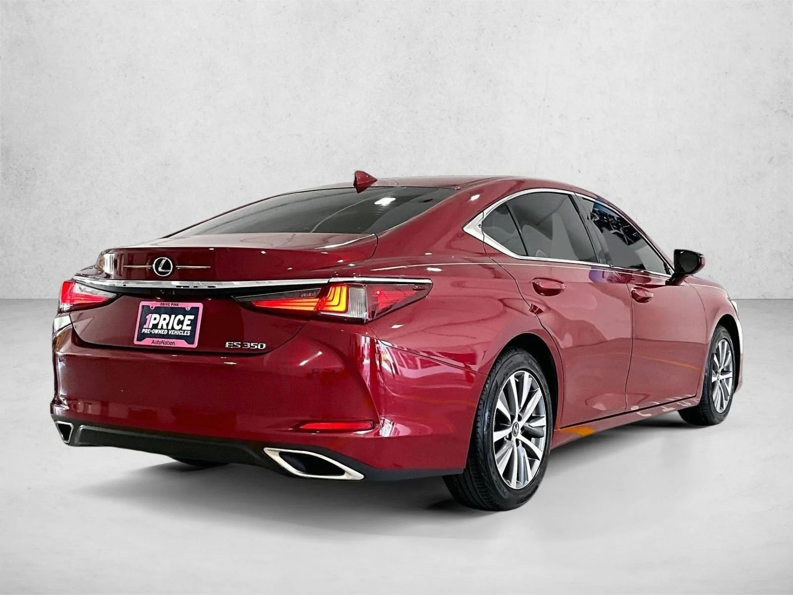 Used 2020 Matador Red Mica Lexus ES 350 image 2