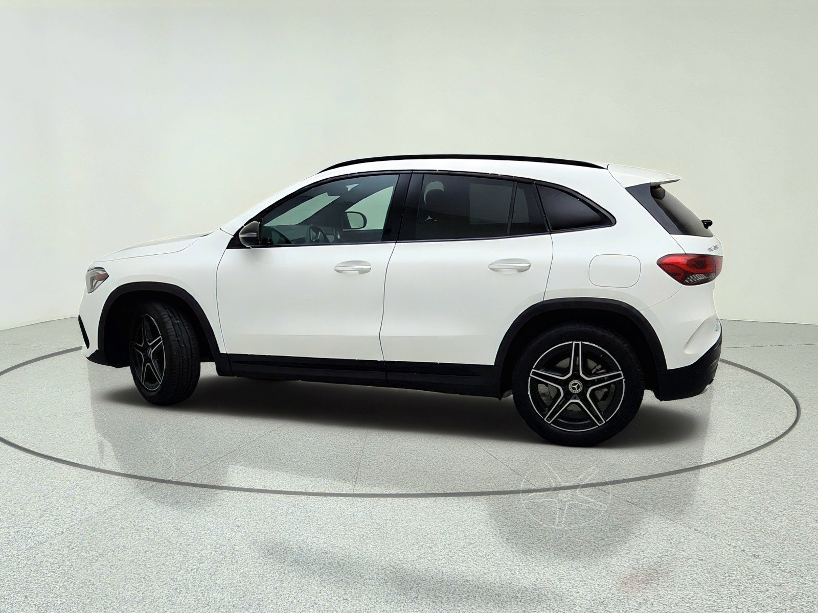 Certified Used 2023 Polar White Mercedes-Benz GLA 250 image 13