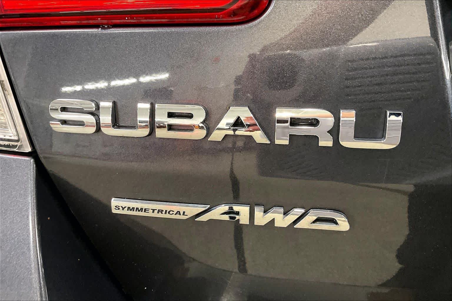 Used 2011 Graphite Gray Metallic Subaru 2.5i Prem AWP image 28