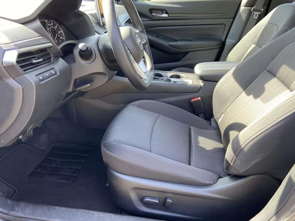 Certified Used 2025 Gun Metallic Nissan SV image 12