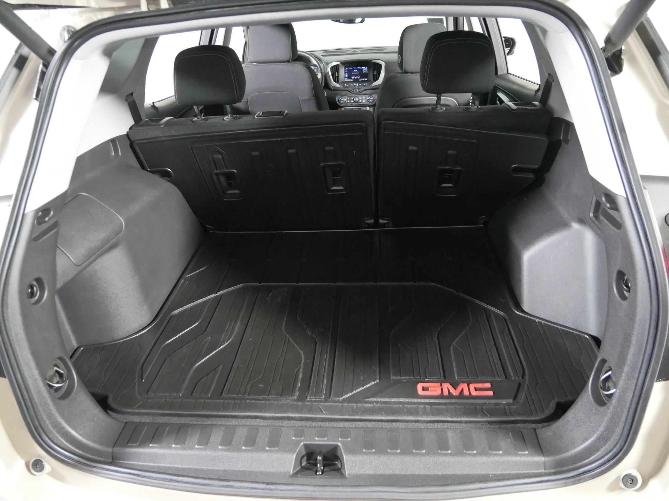 Used 2023 Desert Sand Metallic GMC SLE image 18