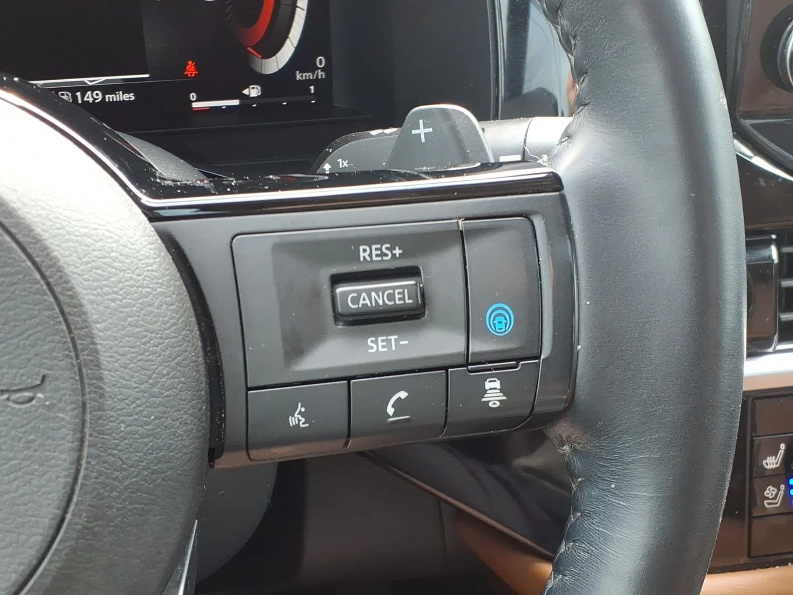 2023 Nissan Pathfinder Platinum Silver at Robbins Nissan