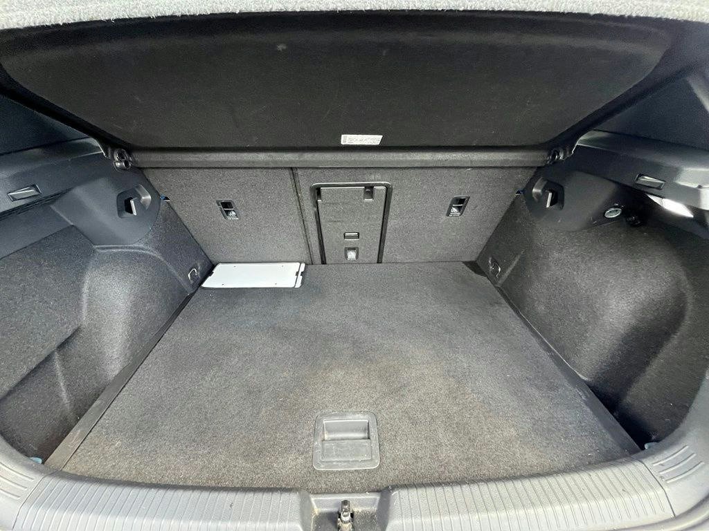 Used 2022 Blue Volkswagen 2.0T image 28