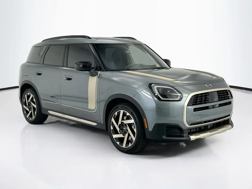New 2027 Smokey Green Metallic MINI Iconic image 3