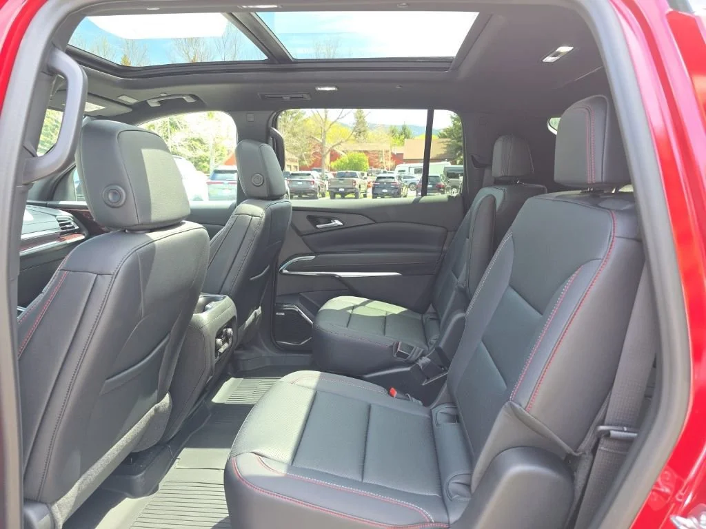2026 Chevrolet Traverse Z71 - Photo 12