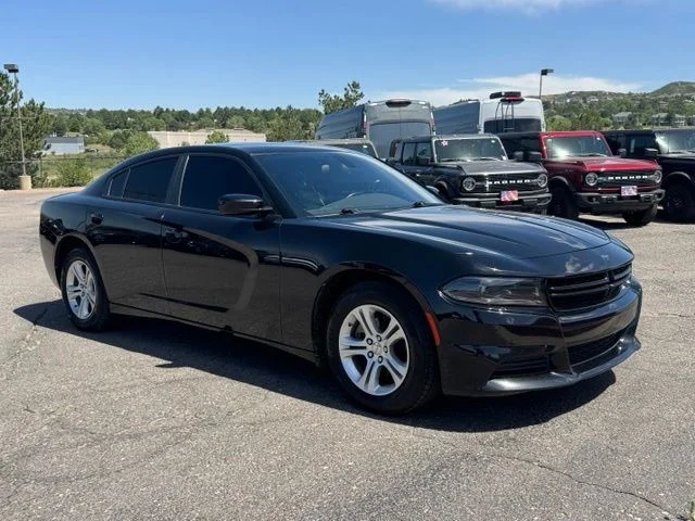 Used 2022 Black Dodge SXT image 8