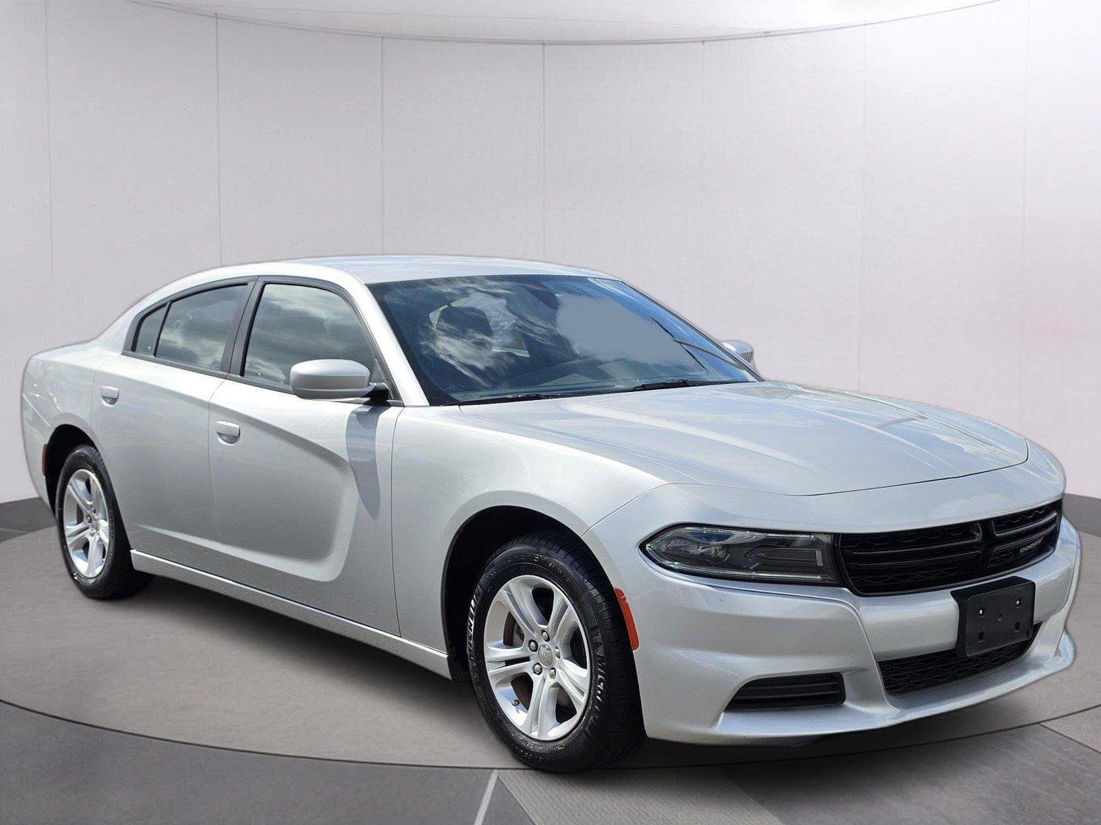Used 2022 Triple Nickel Clearcoat Dodge SXT image 7