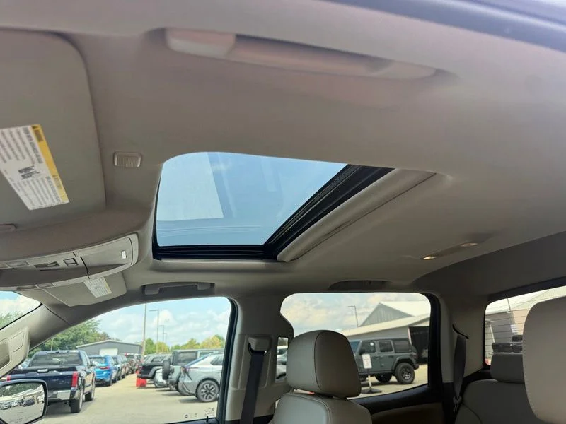 Used 2018 Red GMC SLT image 5