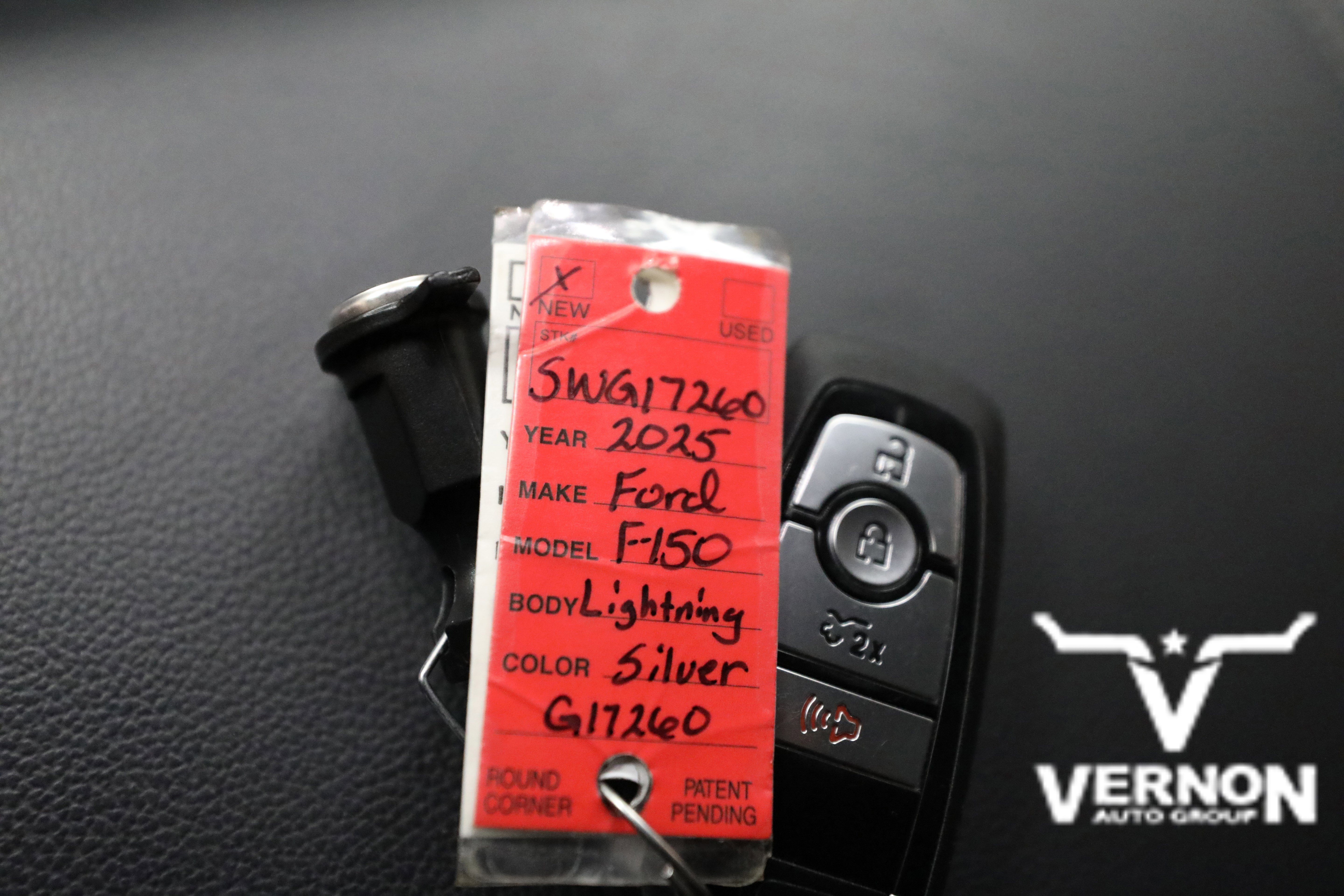 2025 Ford F-150 Lightning Flash - Photo 36