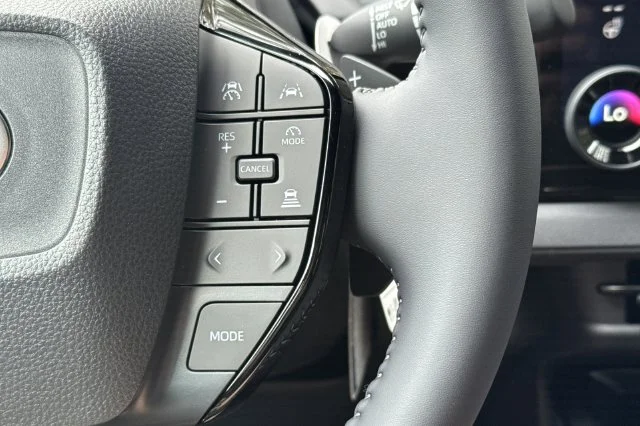 New 2026 Wind Chill Pearl with Midnight Black Metallic roof <sup>1</sup> Toyota  XSE image 29