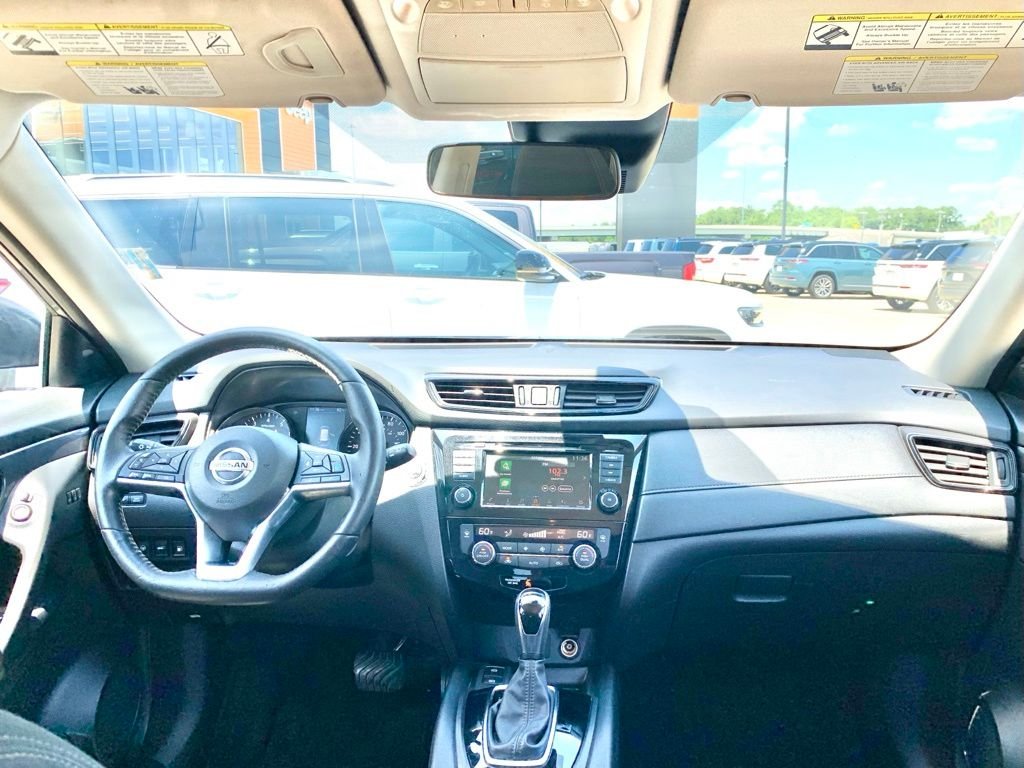 Used 2020 Gray Nissan SV image 25