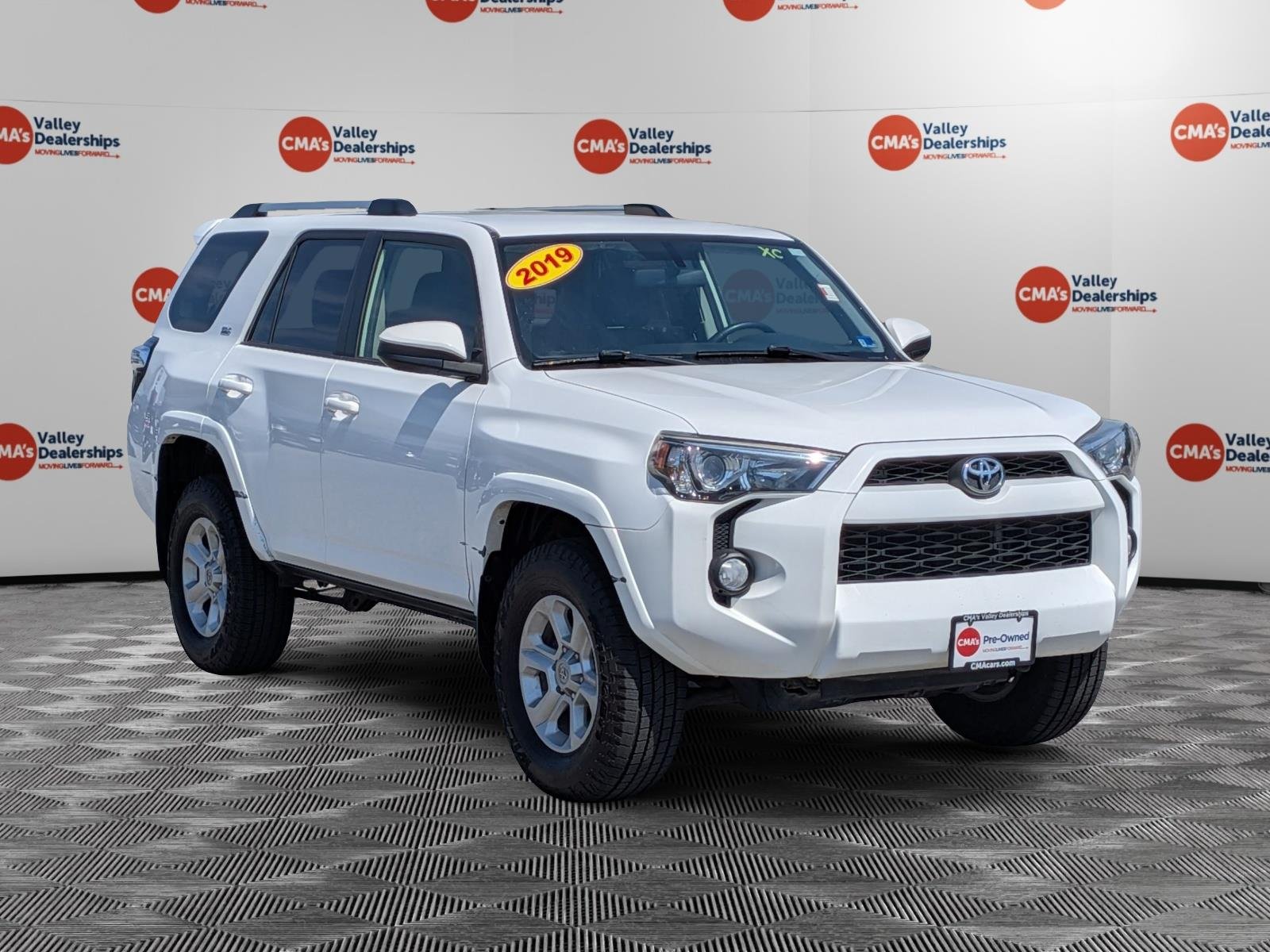 Used 2019 Super White Toyota SR5 image 9