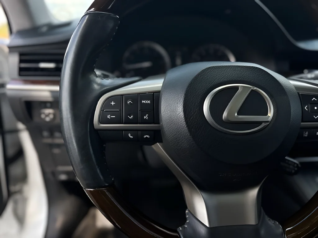 Used 2017 White Lexus 350 image 12