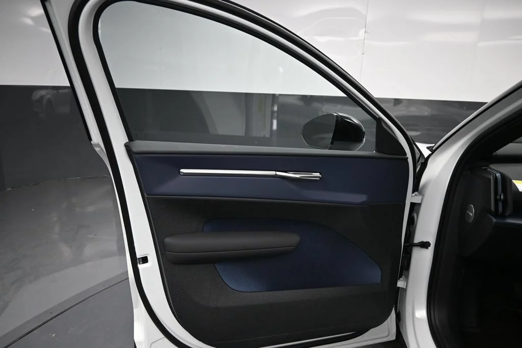 New 2026 White Volvo Twin Motor Performance Ultra image 9