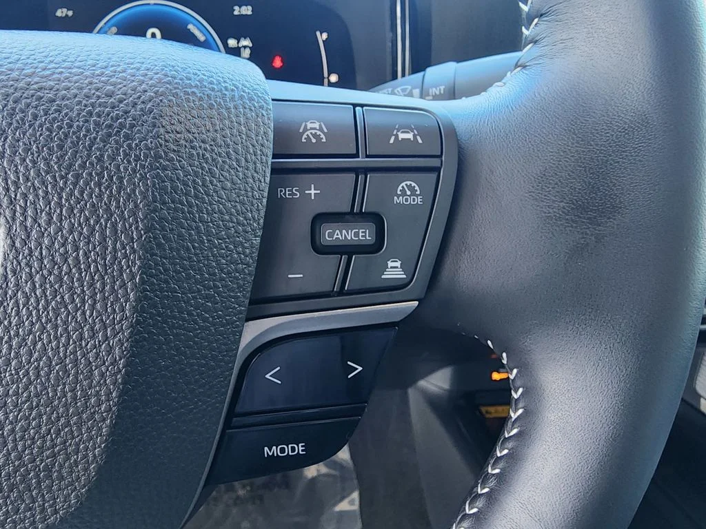 2025 Toyota Camry SE - Photo 20