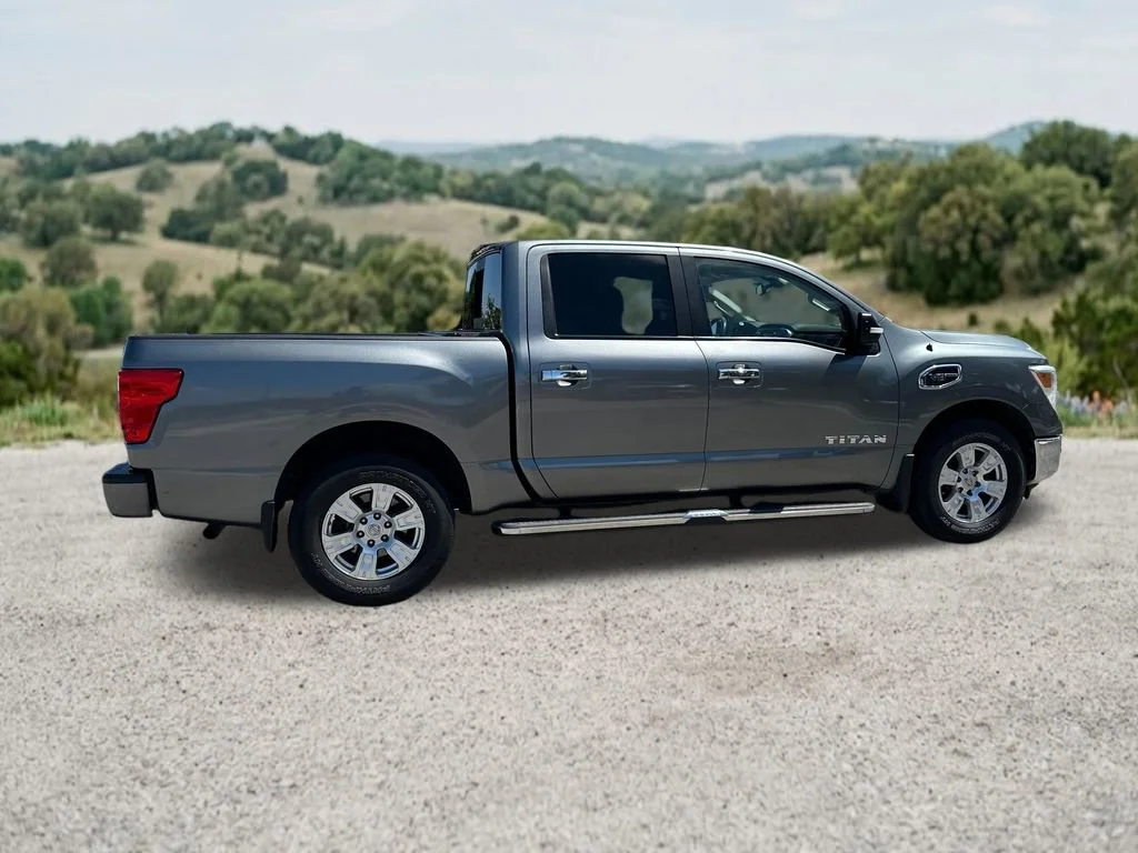 Used 2017  Nissan SV image 10