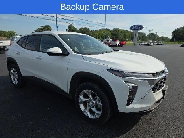 Used 2025 White Chevrolet LS image 7
