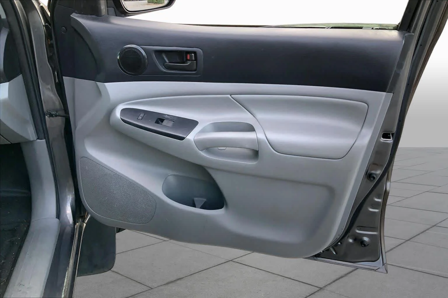 Used 2014 Magnetic Gray Metallic Toyota  image 21