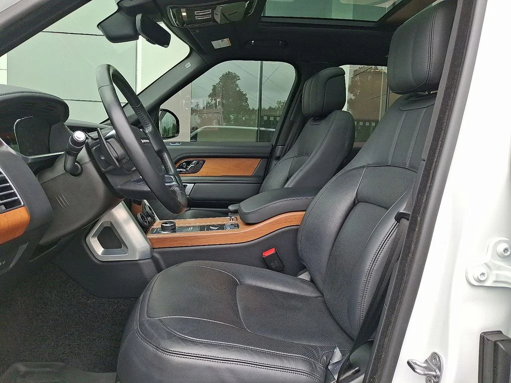 Used 2019 Fuji White Land Rover 3.0L V6 Supercharged HSE image 13