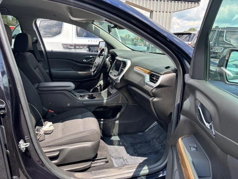 2021 GMC Acadia SLE - Photo 11