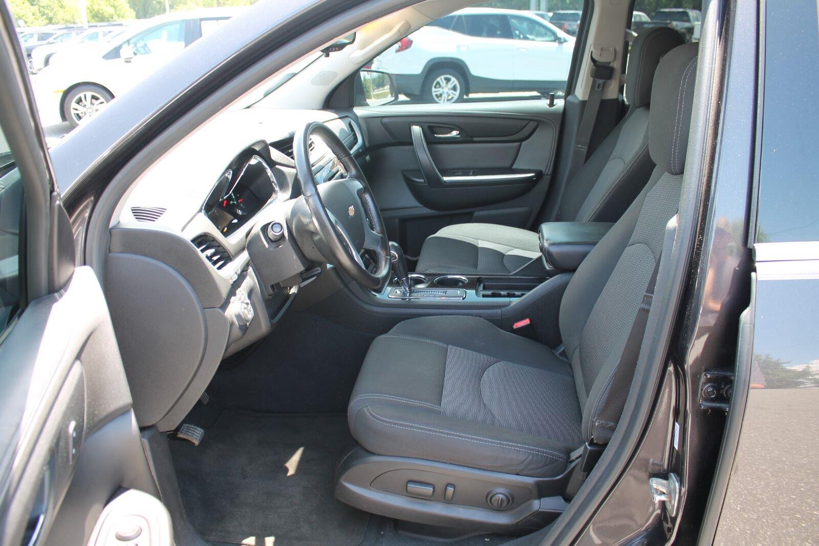 Used 2016 TUNGSTEN METALLIC Chevrolet LT image 12