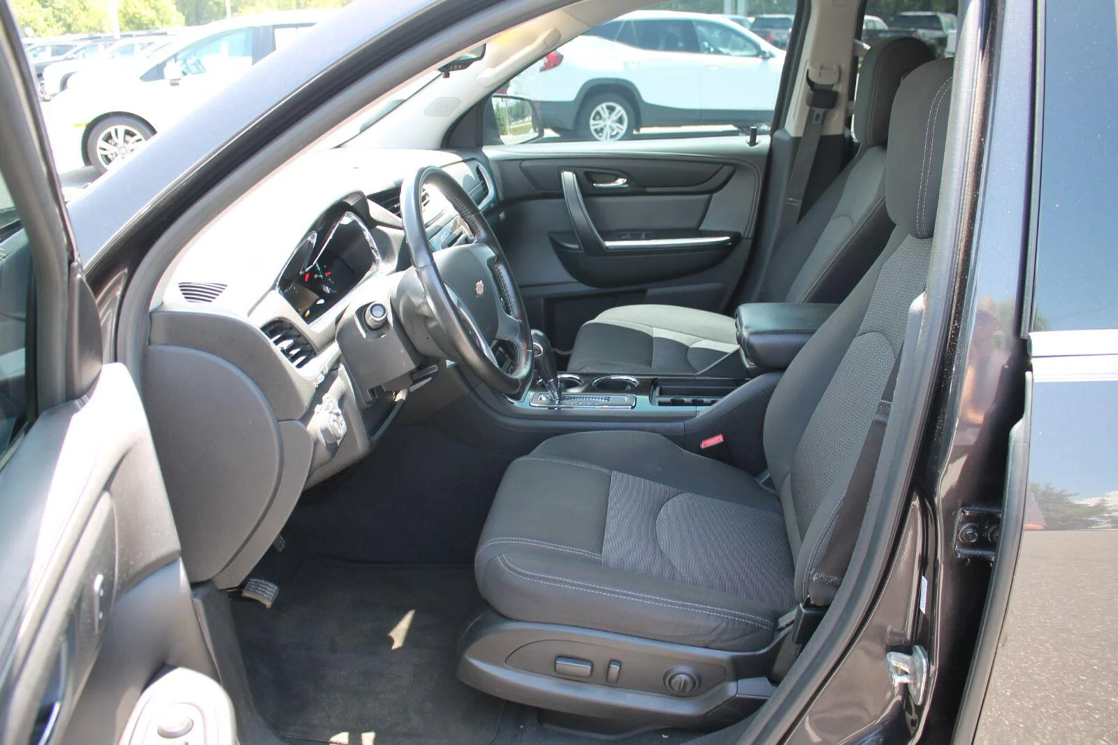 Used 2016 TUNGSTEN METALLIC Chevrolet LT image 12