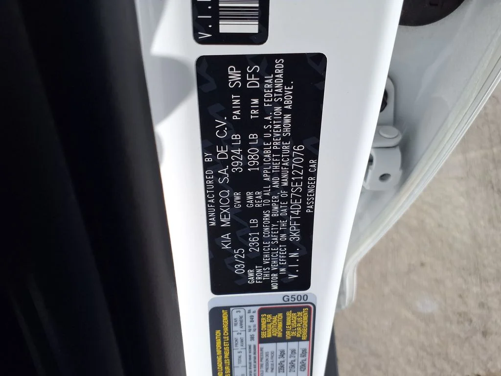 Used 2025 White Kia LXS image 44