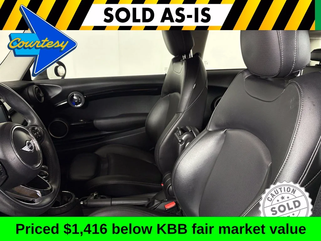 Used 2015 Red MINI Base image 16