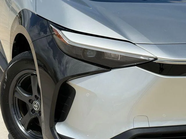 Certified Used 2024 ELEMENTAL SILVER Toyota XLE image 3