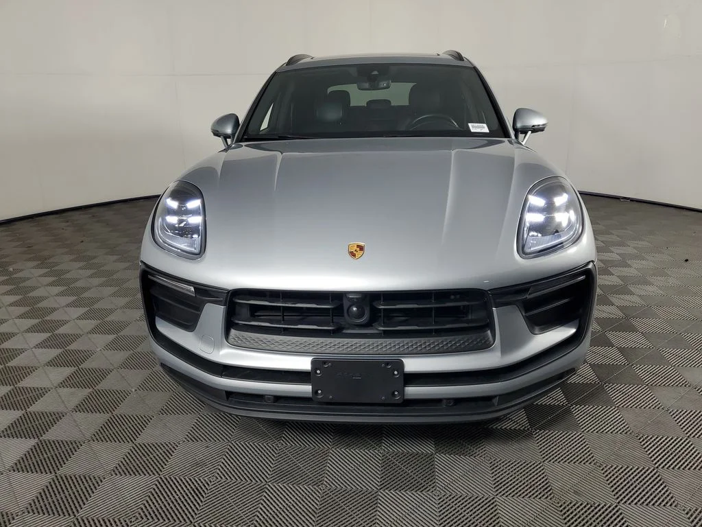 Used 2024 Silver Porsche  image 9